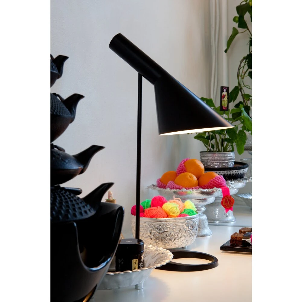 Louis Poulsen AJ Tischleuchte Schwarz, 1-flammig 4 Louis Poulsen AJ Tischleuchte Schwarz, 1-flammig – Bild 2